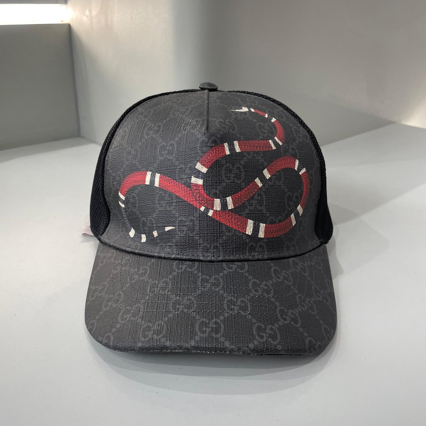 SNAKE MONOGRAM BLACK CAP