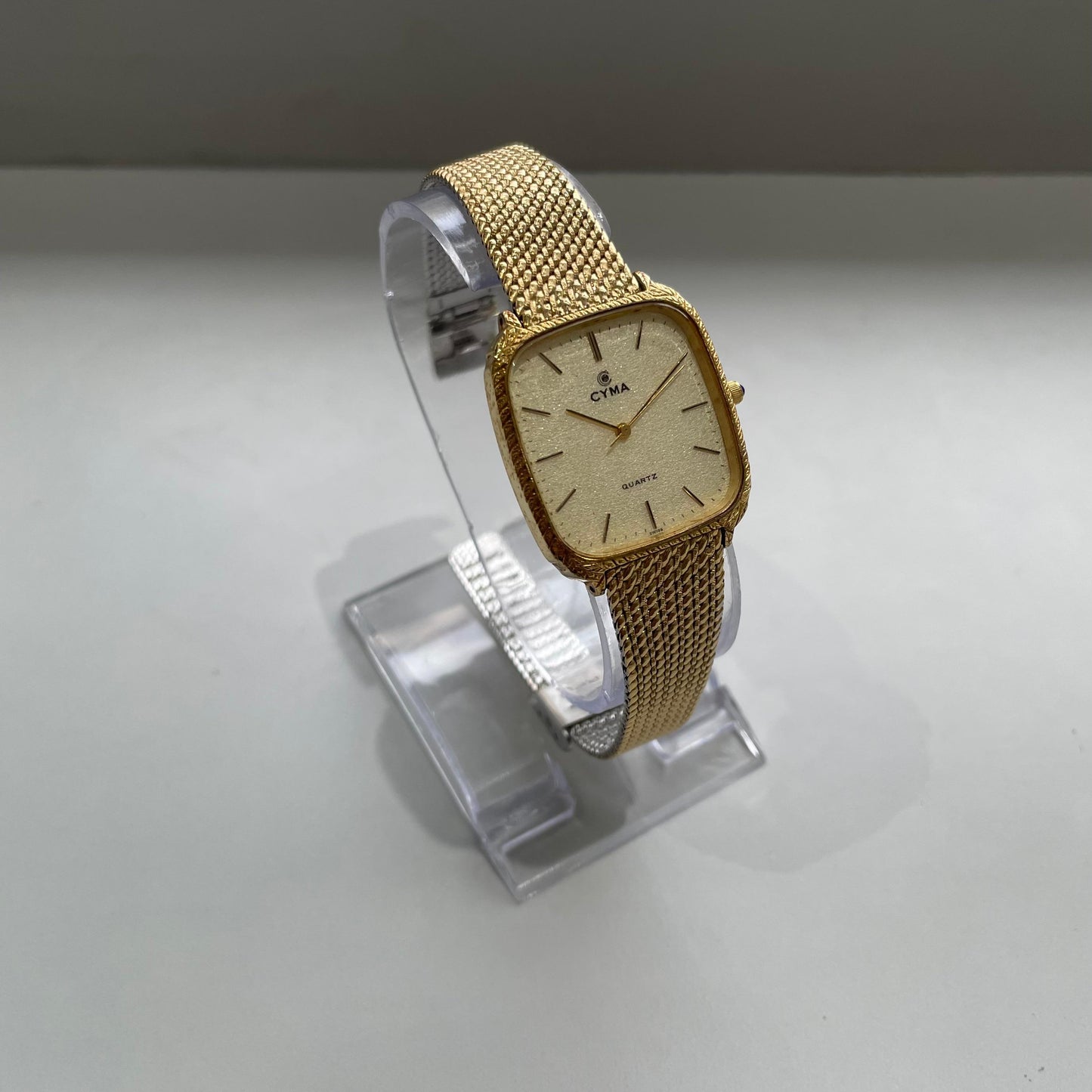 CYMN GOLD WATCH