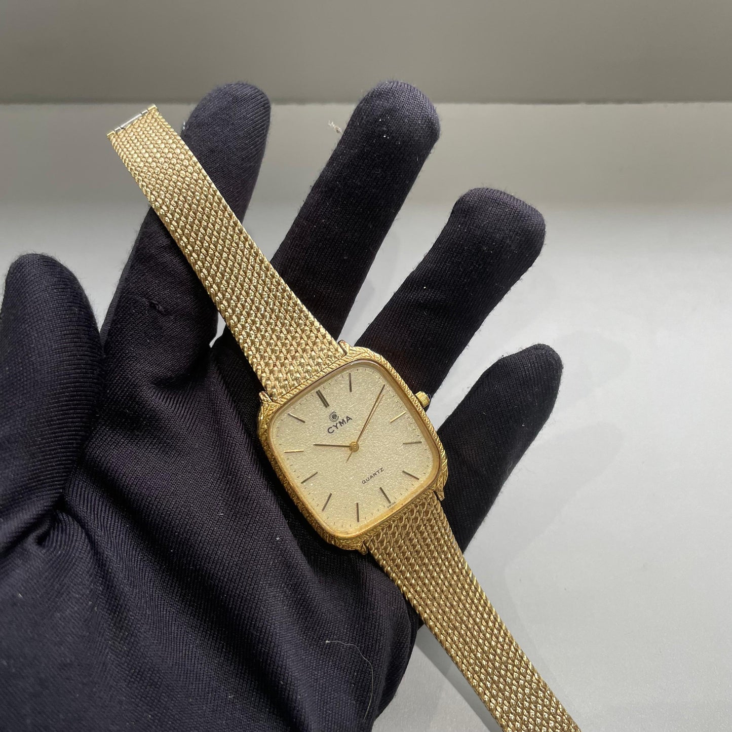 CYMN GOLD WATCH